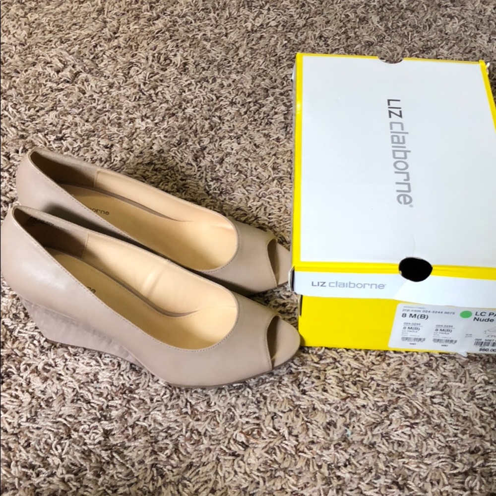 Nude wedge